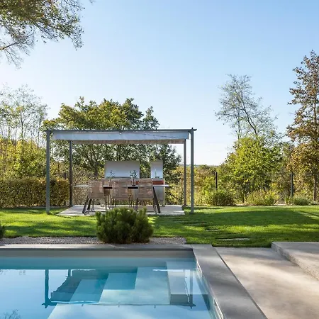 Ulmus Near Motovun For 6 People With Heated Pool & Jacuzzi Villa Karojba