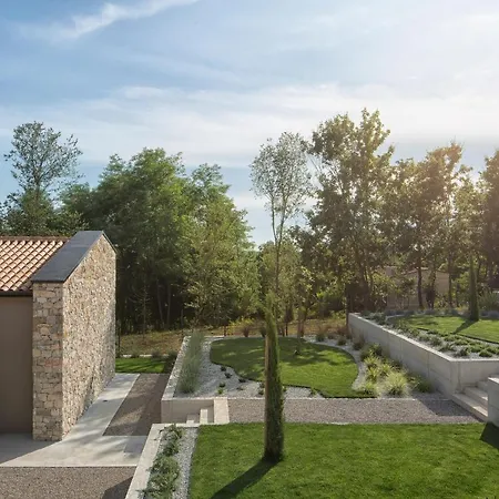 Villa Ulmus Near Motovun For 6 People With Heated Pool & Jacuzzi Karojba