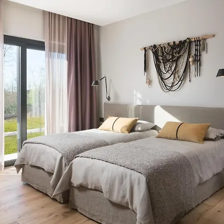 Villa Ulmus Near Motovun For 6 People With Heated Pool & Jacuzzi *